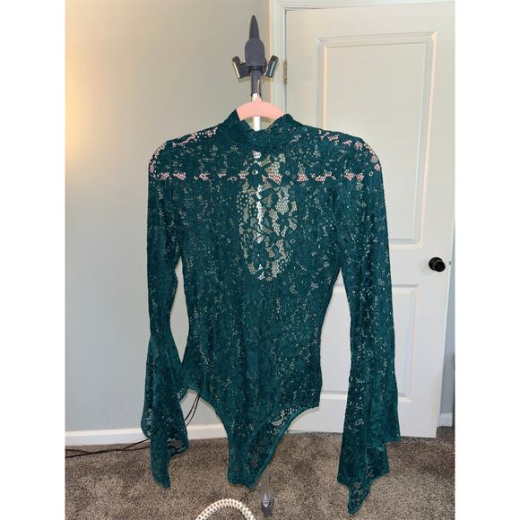 XS Charlotte Russe Lace Bodysuit - Picture 1 of 5